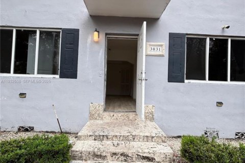 Снять в аренду виллу или дом в Майами, Флорида 3 спальни, 217.39м2, № 1990885 - фото 22