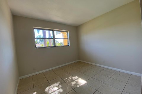 House in Delray Beach, Florida 4 bedrooms, 164.72 sq.m. № 2400016 - photo 10