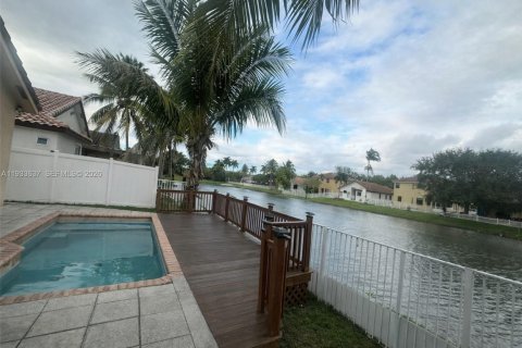 Купить виллу или дом в Мирамар, Флорида 4 спальни, 194.07м2, № 2001703 - фото 4