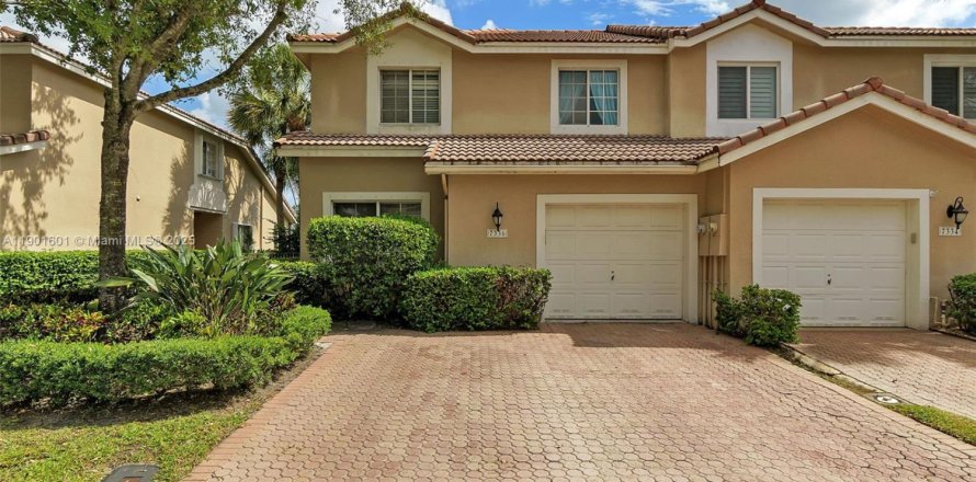 Таунхаус в Паркленд, Флорида 4 спальни, 186.36м2 № 1953935