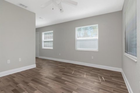 Propiedad comercial en venta en Bradenton, Florida, 6 dormitorios, 189.15 m2 № 2304675 - foto 10