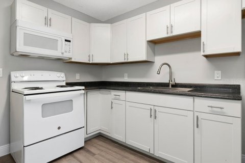Propiedad comercial en venta en Bradenton, Florida, 6 dormitorios, 189.15 m2 № 2304675 - foto 26