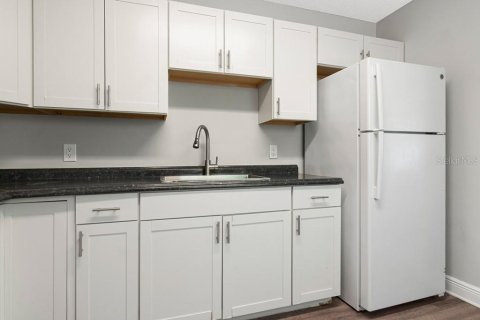Propiedad comercial en venta en Bradenton, Florida, 6 dormitorios, 189.15 m2 № 2304675 - foto 28