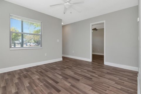 Propiedad comercial en venta en Bradenton, Florida, 6 dormitorios, 189.15 m2 № 2304675 - foto 7