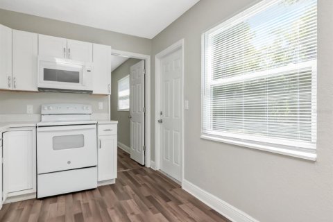 Propiedad comercial en venta en Bradenton, Florida, 6 dormitorios, 189.15 m2 № 2304675 - foto 3