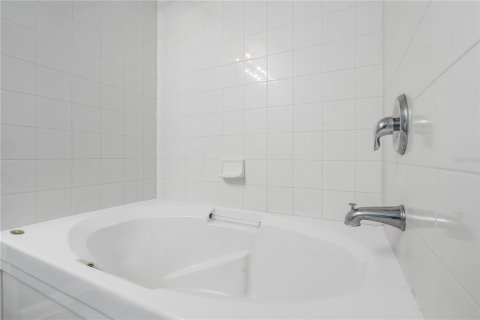 Townhouse in Kissimmee, Florida 3 bedrooms, 133.78 sq.m. № 2150675 - photo 30