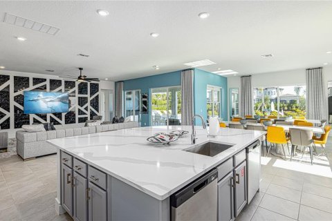 House in Four Corners, Florida 9 bedrooms, 557.41 sq.m. № 1774661 - photo 13