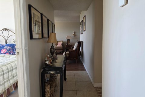 Copropriété à vendre à Lauderhill, Floride: 2 chambres, 98.48 m2 № 2146451 - photo 12