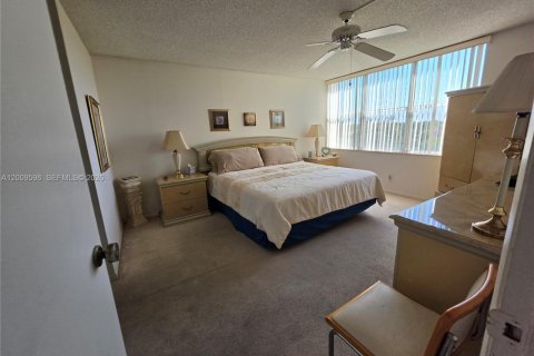Copropriété à vendre à Lauderhill, Floride: 2 chambres, 98.48 m2 № 2146451 - photo 4
