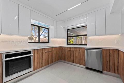 Casa en venta en Coral Springs, Florida, 4 dormitorios, 190.17 m2 № 2032137 - foto 11