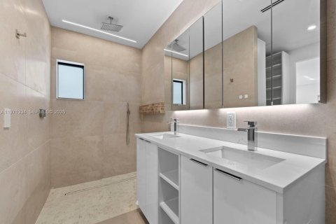 Casa en venta en Coral Springs, Florida, 4 dormitorios, 190.17 m2 № 2032137 - foto 19