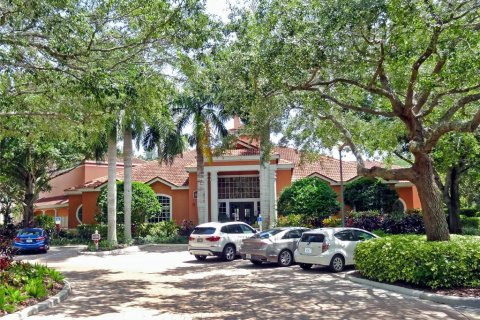 Condo in Sarasota, Florida, 1 bedroom  № 2393794 - photo 22