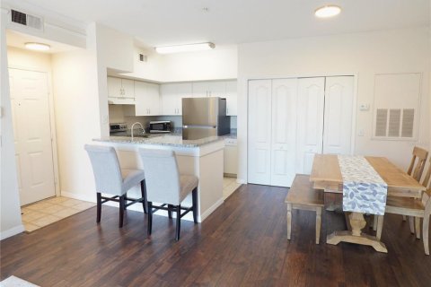 Condo in Sarasota, Florida, 1 bedroom  № 2393794 - photo 4
