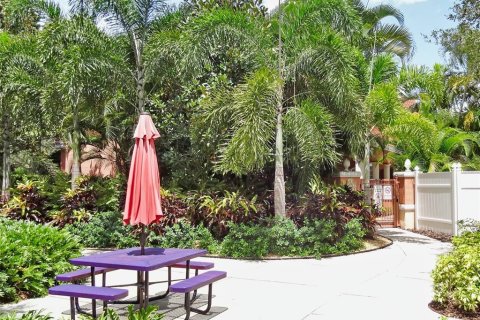 Condo in Sarasota, Florida, 1 bedroom  № 2393794 - photo 24