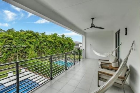 Снять в аренду виллу или дом в Бока-Ратон, Флорида 4 спальни, 245.73м2, № 2058502 - фото 24