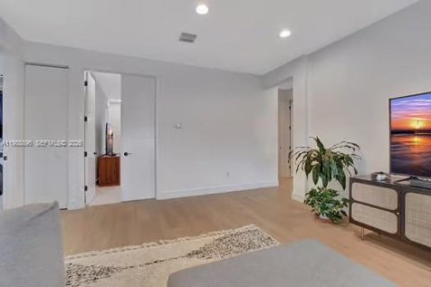 Снять в аренду виллу или дом в Бока-Ратон, Флорида 4 спальни, 245.73м2, № 2058502 - фото 19