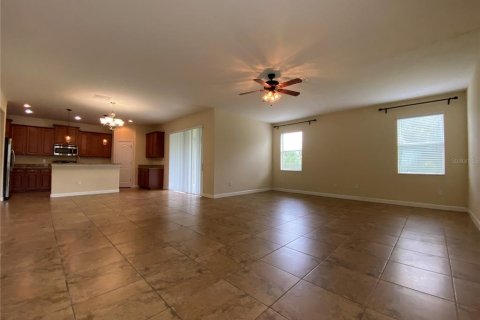 House in Winter Garden, Florida 5 bedrooms, 306.3 sq.m. № 2378047 - photo 13