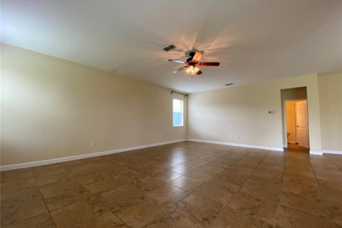 House in Winter Garden, Florida 5 bedrooms, 306.3 sq.m. № 2378047 - photo 15