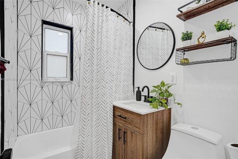 Casa en venta en Miami Gardens, Florida, 3 dormitorios, 106.84 m2 № 1941918 - foto 6