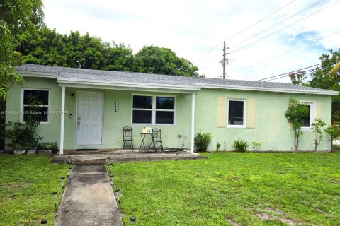 Villa ou maison à vendre à Miami Gardens, Floride: 3 chambres, 106.84 m2 № 1941918 - photo 1