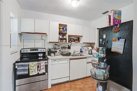 Casa en venta en Miami Gardens, Florida, 3 dormitorios, 106.84 m2 № 1941918 - foto 5