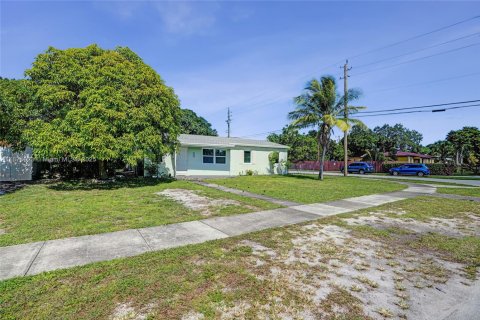 Casa en venta en Miami Gardens, Florida, 3 dormitorios, 106.84 m2 № 1941918 - foto 23