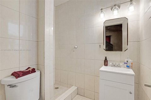 Casa en venta en Miami Gardens, Florida, 3 dormitorios, 106.84 m2 № 1941918 - foto 15