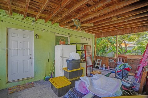 Casa en venta en Miami Gardens, Florida, 3 dormitorios, 106.84 m2 № 1941918 - foto 18