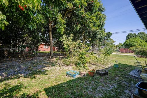 Casa en venta en Miami Gardens, Florida, 3 dormitorios, 106.84 m2 № 1941918 - foto 21