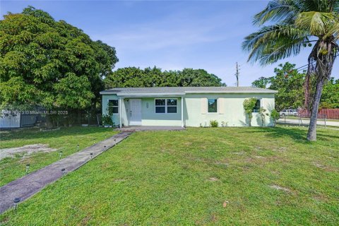 Casa en venta en Miami Gardens, Florida, 3 dormitorios, 106.84 m2 № 1941918 - foto 24