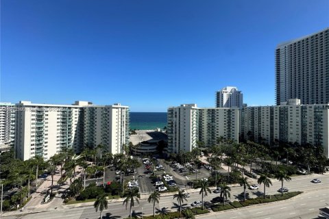 Condominio en venta en Hollywood, Florida, 2 dormitorios, 123.93 m2 № 1990795 - foto 13