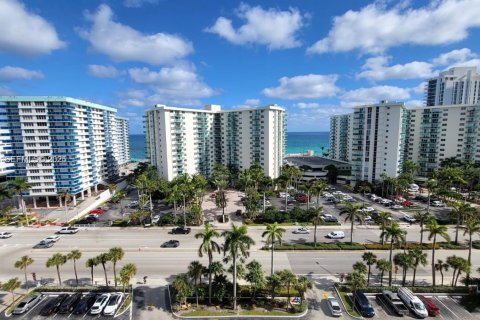 Condominio en venta en Hollywood, Florida, 2 dormitorios, 123.93 m2 № 1990795 - foto 11