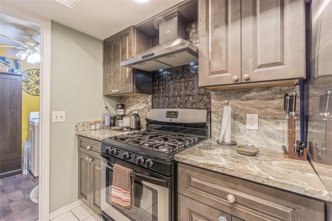 Casa en venta en Plant City, Florida, 3 dormitorios, 151.24 m2 № 1816567 - foto 9