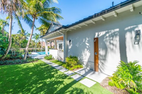 House in Delray Beach, Florida 4 bedrooms, 338.16 sq.m. № 2158354 - photo 5