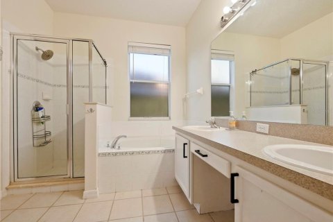 House in Kissimmee, Florida 5 bedrooms, 331.29 sq.m. № 1782167 - photo 9