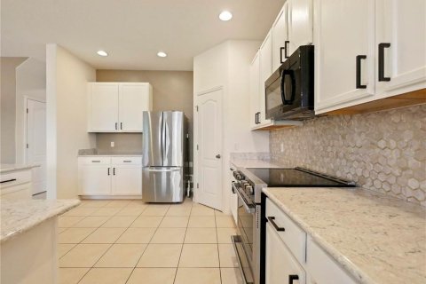 House in Kissimmee, Florida 5 bedrooms, 331.29 sq.m. № 1782167 - photo 11