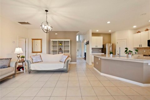 House in Kissimmee, Florida 5 bedrooms, 331.29 sq.m. № 1782167 - photo 14