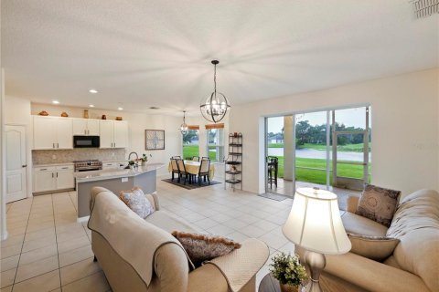 House in Kissimmee, Florida 5 bedrooms, 331.29 sq.m. № 1782167 - photo 5