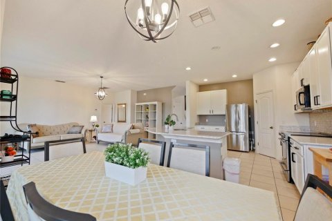 House in Kissimmee, Florida 5 bedrooms, 331.29 sq.m. № 1782167 - photo 13