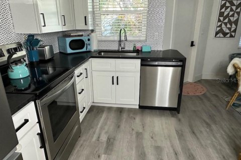 Apartment in Sarasota, Florida 1 bedroom, 41.81 sq.m. № 2232071 - photo 6