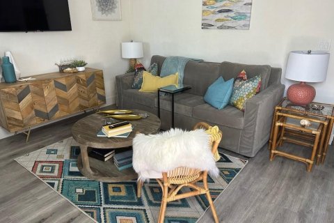Apartment in Sarasota, Florida 1 bedroom, 41.81 sq.m. № 2232071 - photo 8