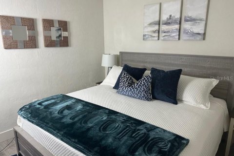 Apartment in Sarasota, Florida 1 bedroom, 41.81 sq.m. № 2232071 - photo 2