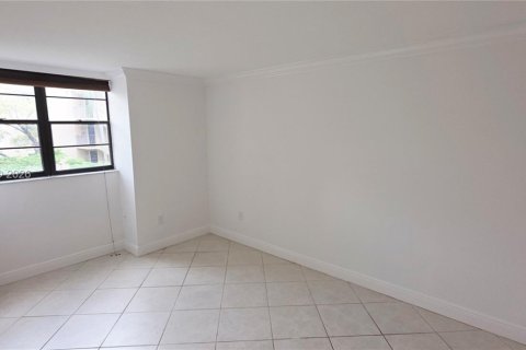 Condominio en alquiler en Miami, Florida, 2 dormitorios, 86.12 m2 № 2023477 - foto 8