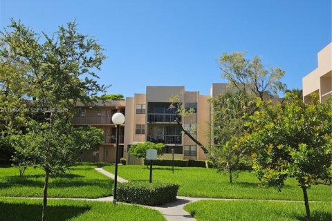 Condominio en alquiler en Miami, Florida, 2 dormitorios, 86.12 m2 № 2023477 - foto 21