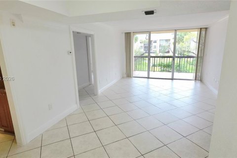 Condominio en alquiler en Miami, Florida, 2 dormitorios, 86.12 m2 № 2023477 - foto 6