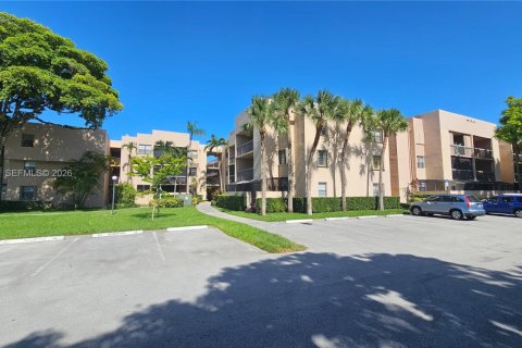 Condominio en Miami, Florida, 2 dormitorios  № 2023477