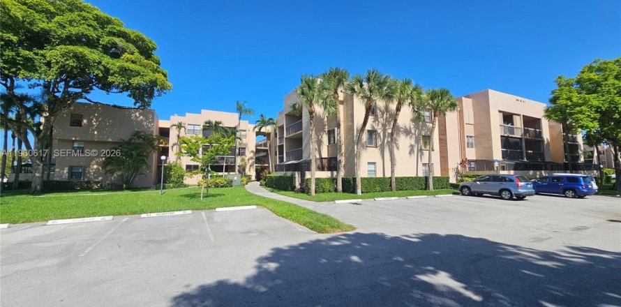 Condominio en Miami, Florida, 2 dormitorios  № 2023477