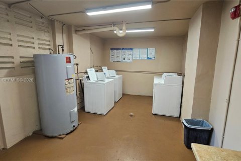 Condominio en alquiler en Miami, Florida, 2 dormitorios, 86.12 m2 № 2023477 - foto 19