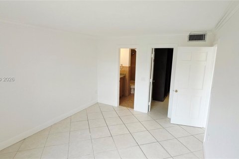 Condominio en alquiler en Miami, Florida, 2 dormitorios, 86.12 m2 № 2023477 - foto 10