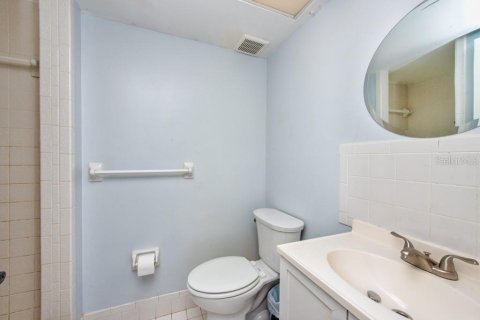 Condo in New Port Richey, Florida, 2 bedrooms  № 1846869 - photo 15
